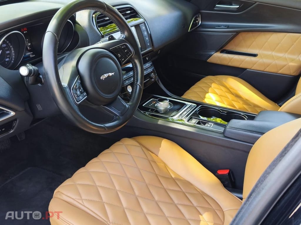 Jaguar XE 2.0 D Portfolio Aut.