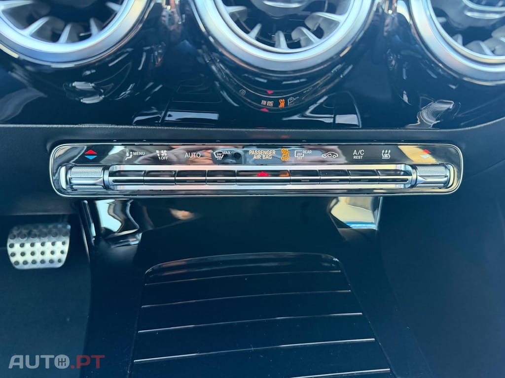 Mercedes-Benz A 250 e AMG Line