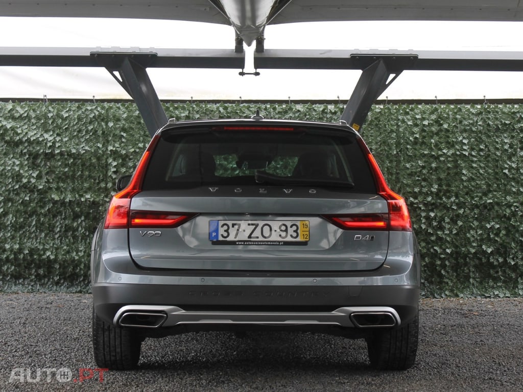 Volvo V90 Cross Country 2.0 D4 Plus AWD Geartronic