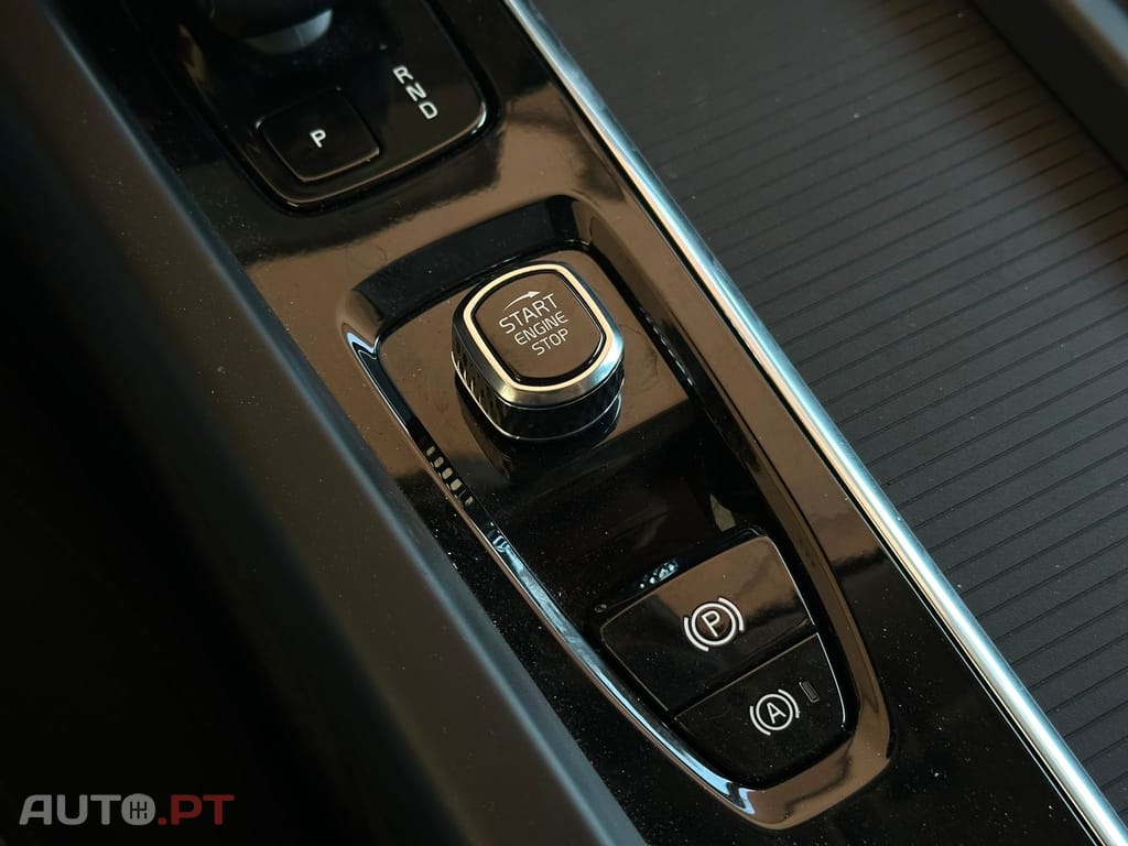 Volvo XC60 2.0 T6 PHEV Core AWD
