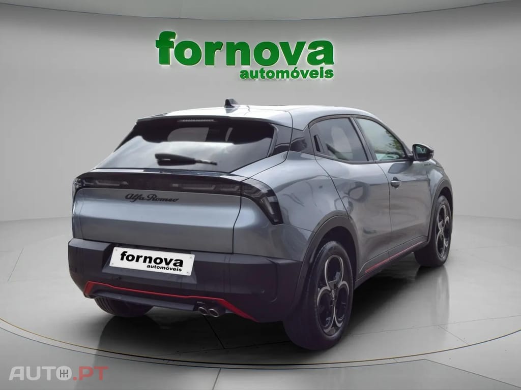 Alfa Romeo Junior 1.2 Sport Speciale Q4 eDCT6