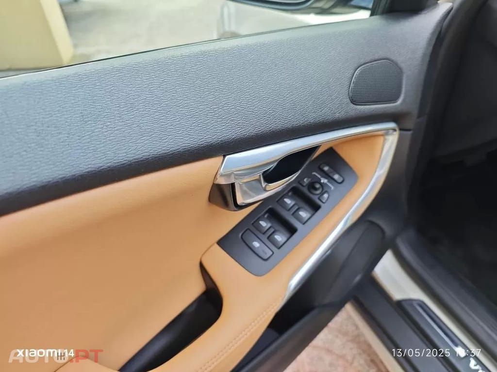 Volvo V40 Cross Country 1.5 T3 Summum Geartronic