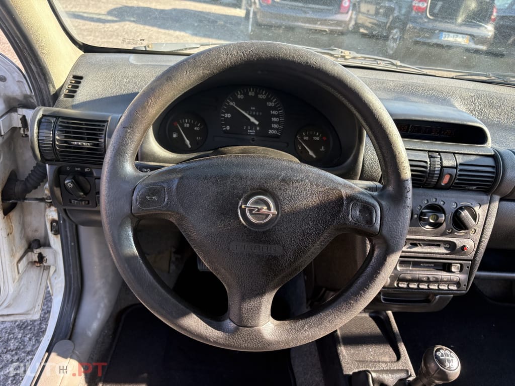 Opel Corsa 1.7 D Janelas Base