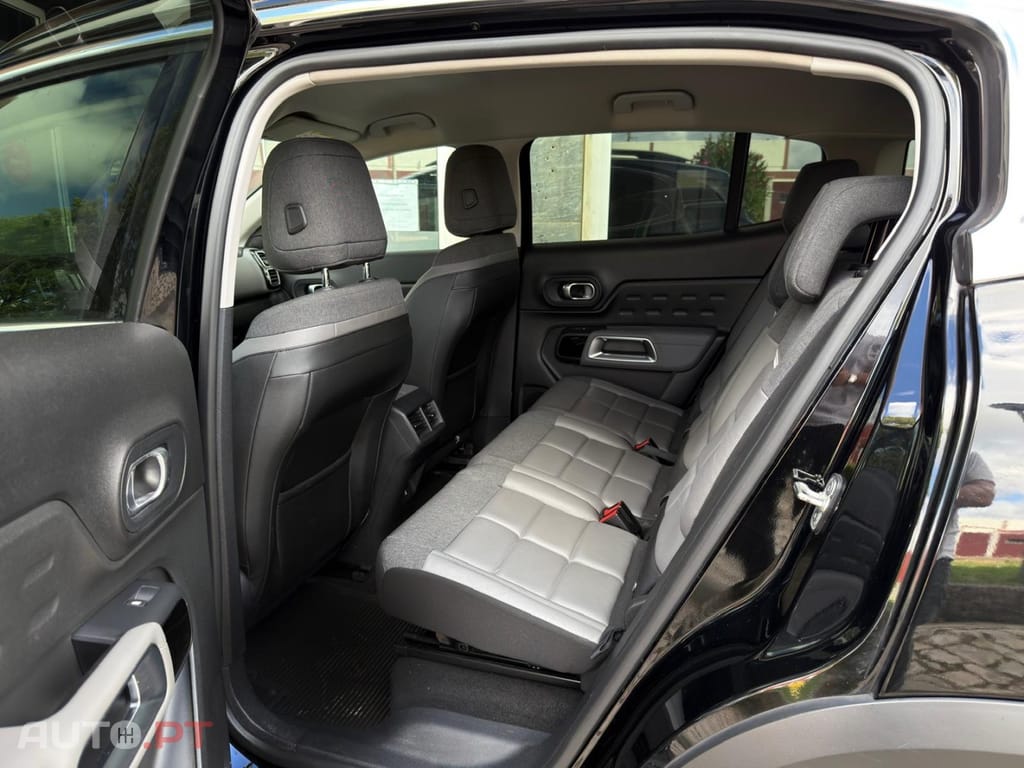 Citroën C5 Aircross 1.5 BlueHDi Shine Pack EAT8 — fotografia 8