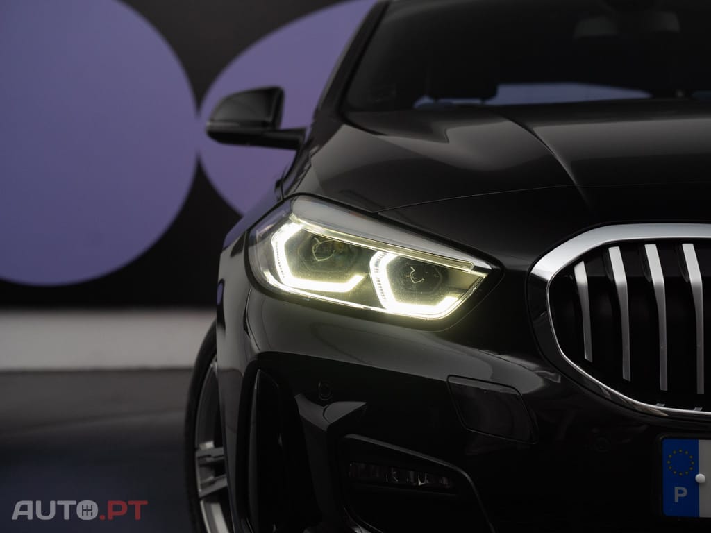 BMW 118 i Pack Desportivo M Auto
