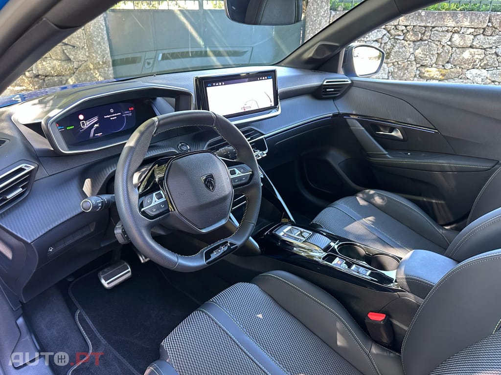 Peugeot E-208 51 kWh GT