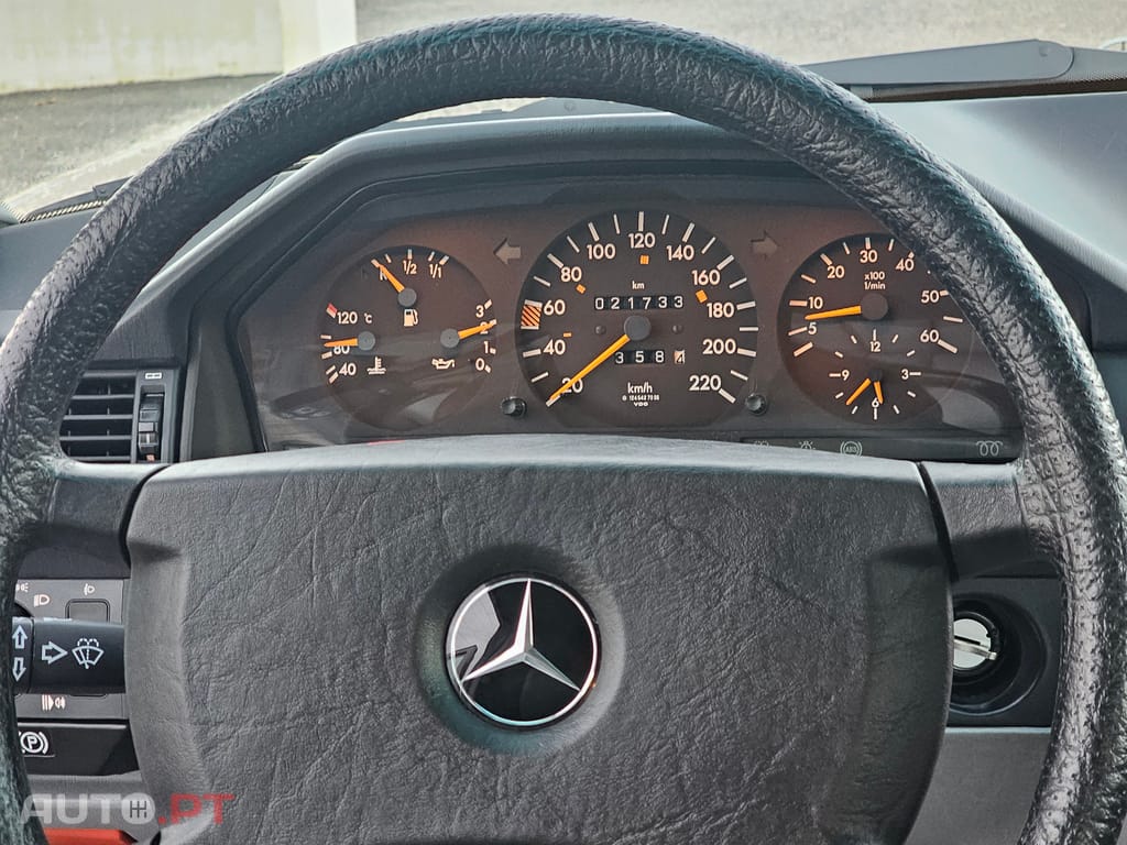 Mercedes-Benz 300 D