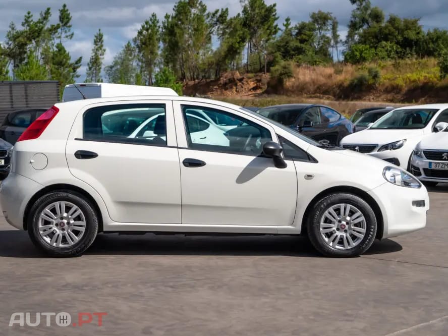 Fiat Punto 1.3 M-Jet Easy S&S — fotografia 11