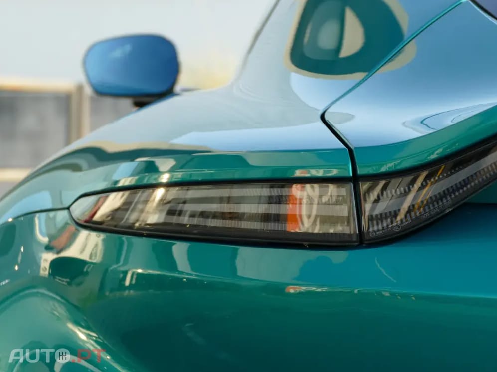 Aston Martin Vantage Coupé V8