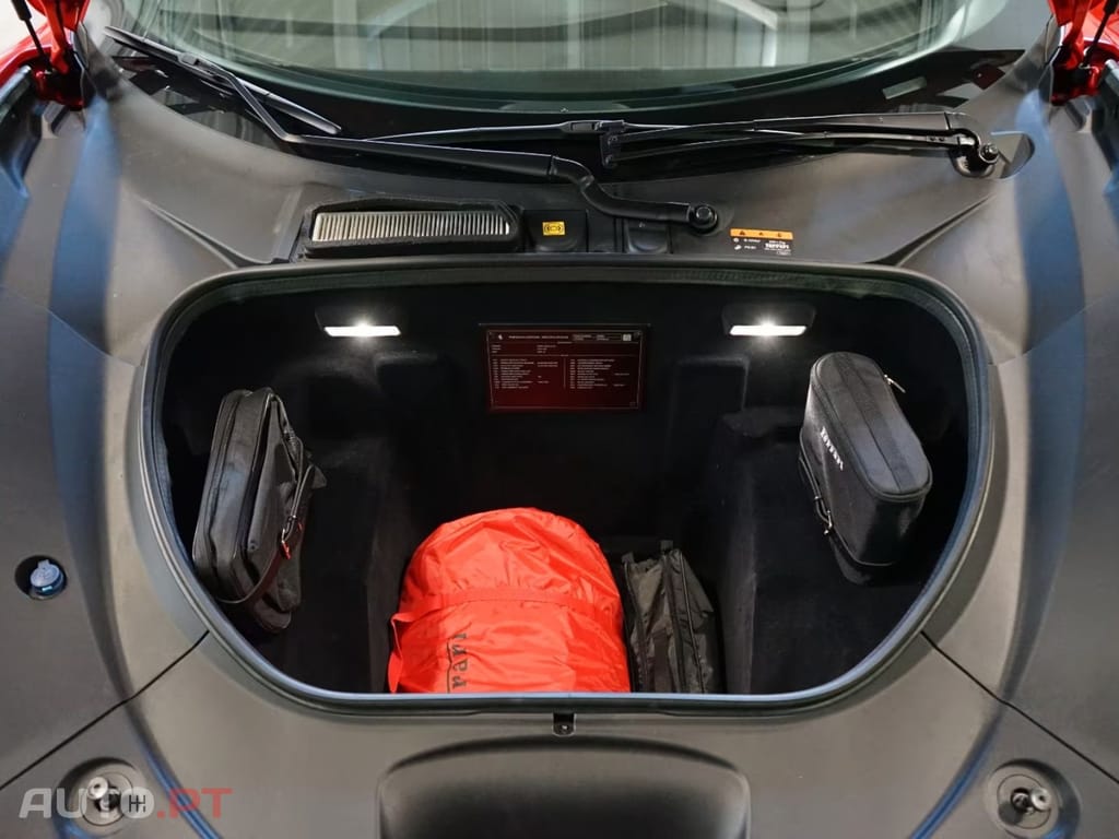 Ferrari F8 CARBON
