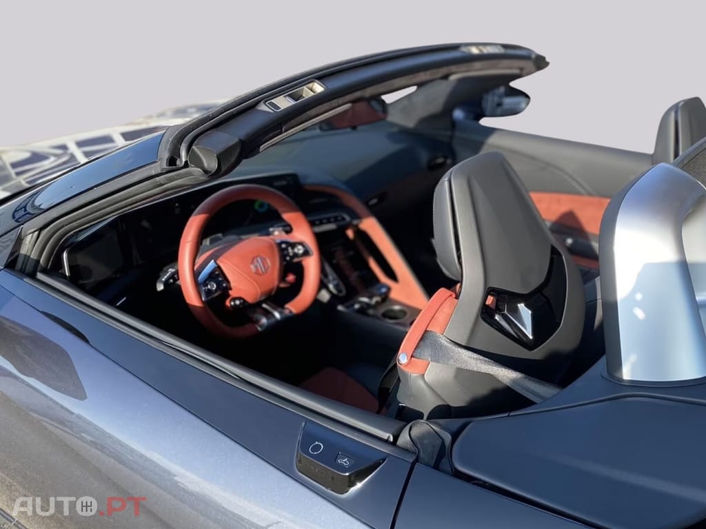 MG Cyberster Roadster 