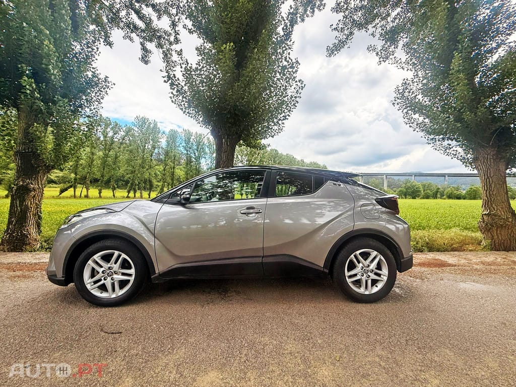 Toyota C-HR 1.8 Hybrid Dynamic Business