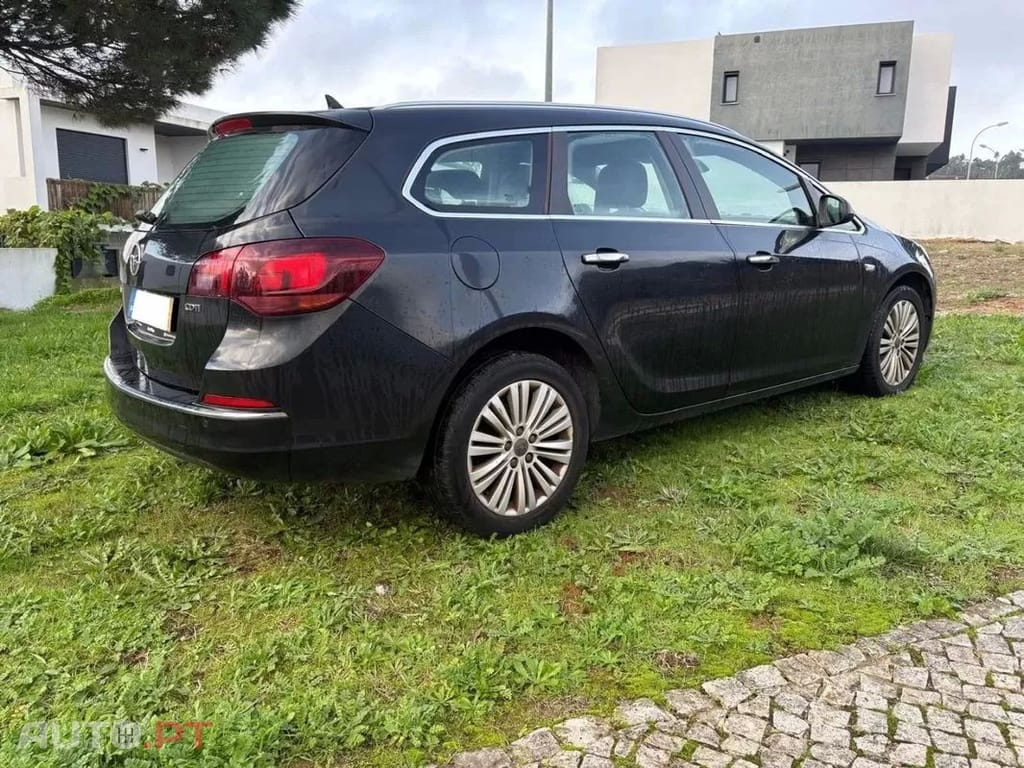 Opel Astra Sports Tourer 2.0 CDTi Cosmo S&S
