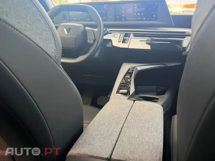 Peugeot 3008 1.2 Hybrid Allure e-DCS6