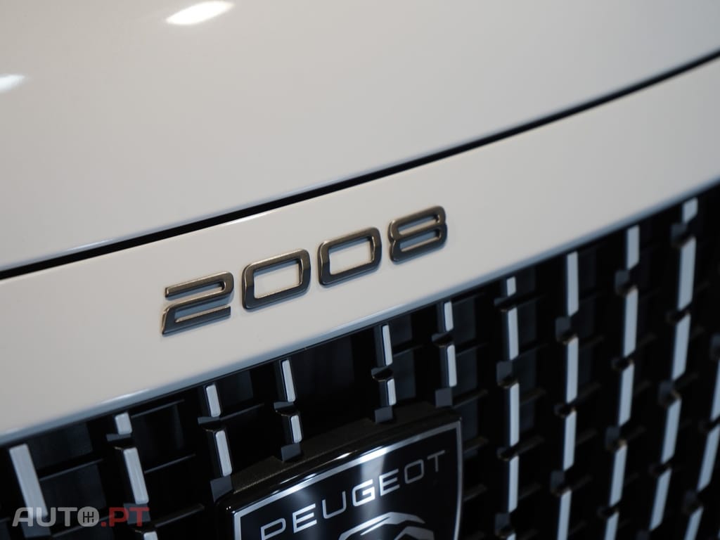 Peugeot 2008 1.2 Hybrid Allure e-DCS6