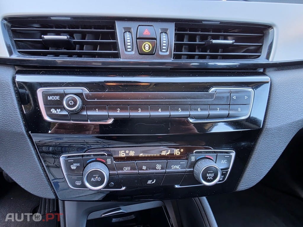 BMW X1 16 d sDrive Advantage — fotografia 15