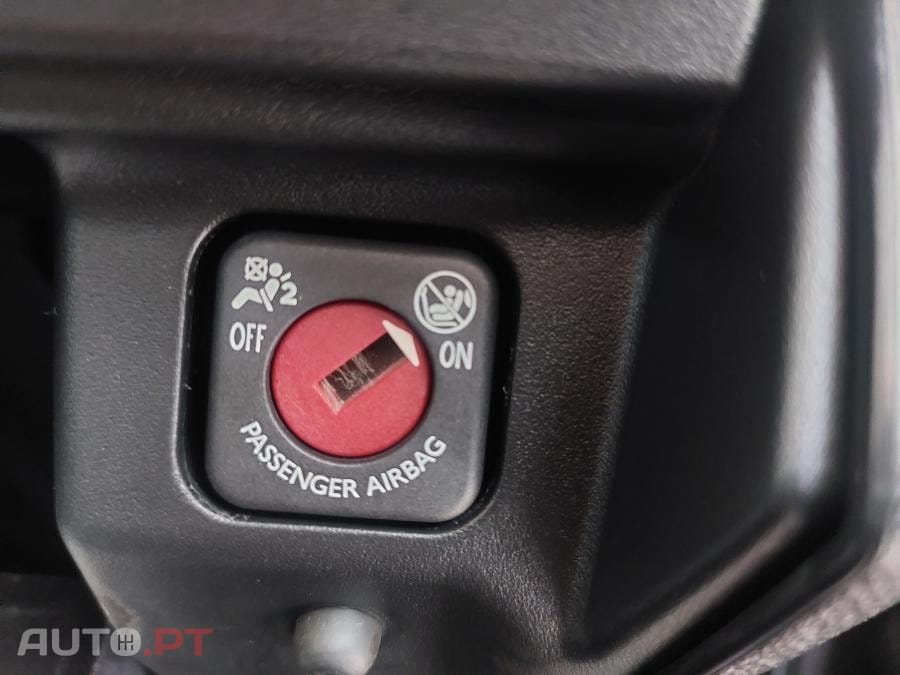 Peugeot 3008 1.5 BlueHDi Active
