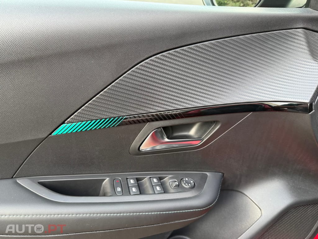 Peugeot 208 PureTech 100 EAT8 Allure