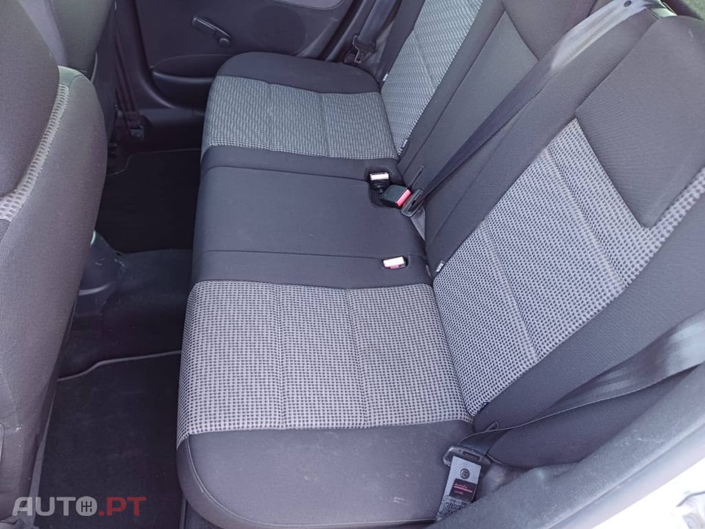 Peugeot 207 1.4 16V SE Sportium