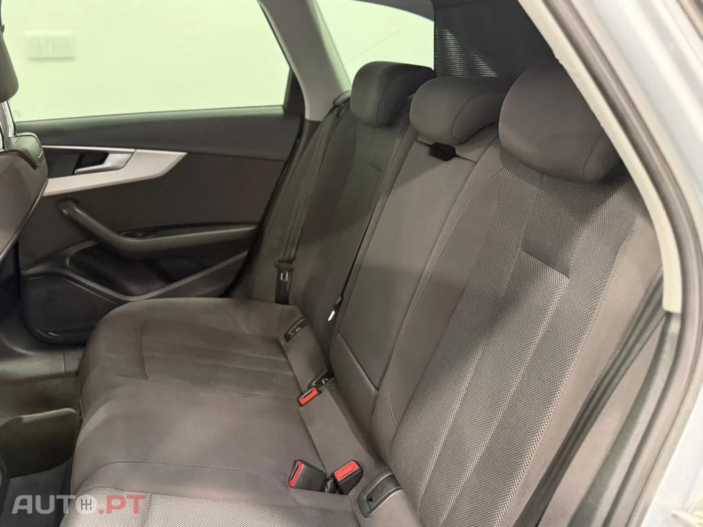 Audi A4 Avant 35 TDI S TRONIC