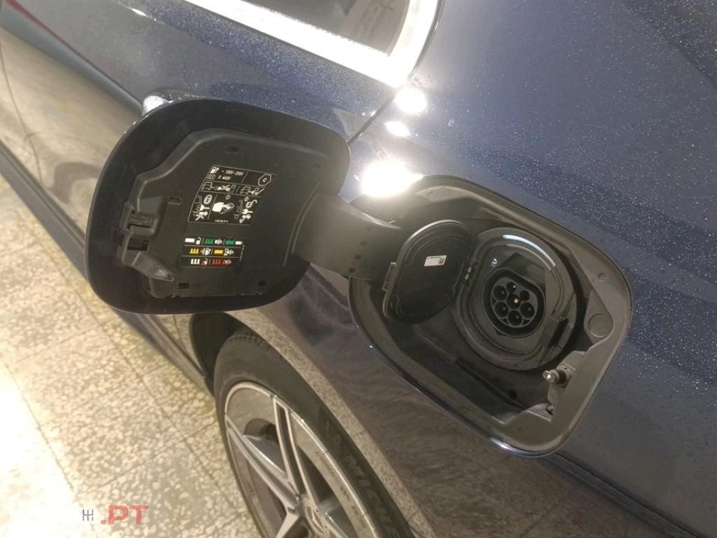 Mercedes-Benz C 300 e AMG Line