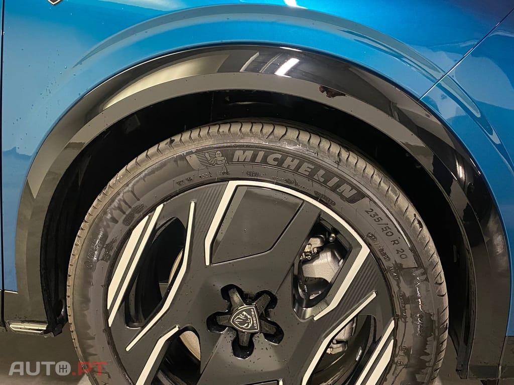 Peugeot E-3008 73 kWh GT