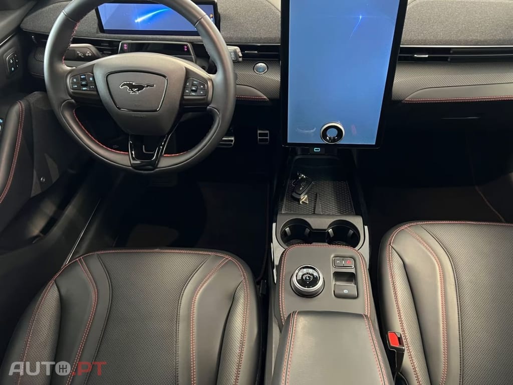 Ford Mustang Mach-E Premium AWD Standard Range I.V.A DEDUTÍVEL