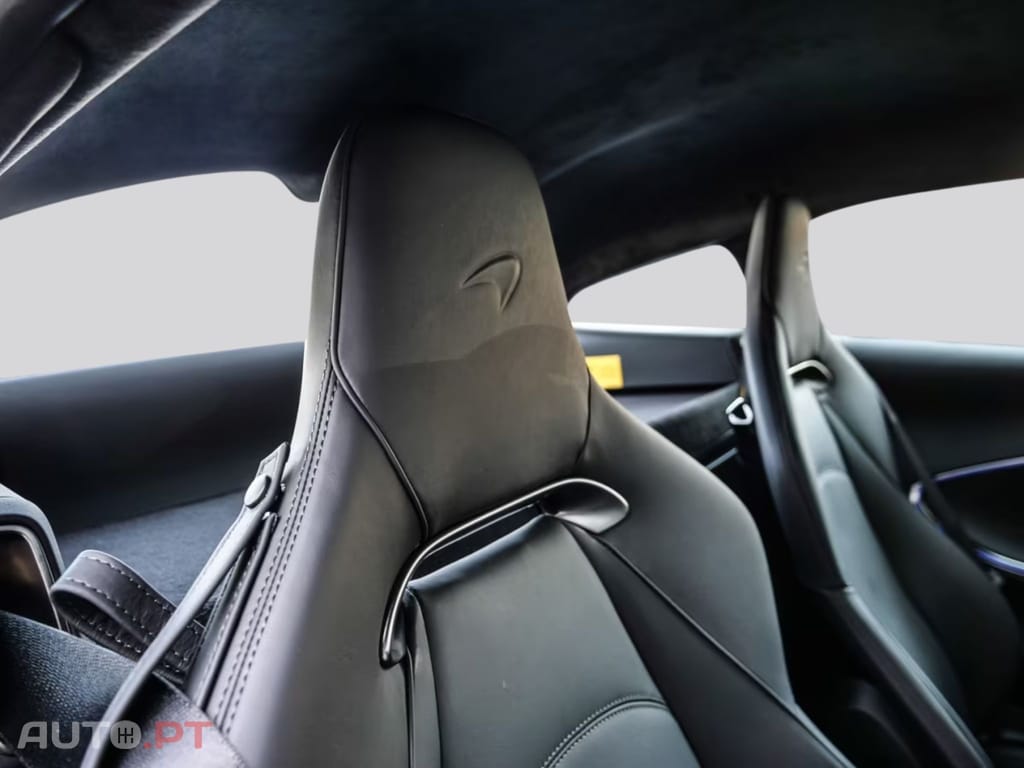 McLaren Artura I.V.A DEDUTIVEL 