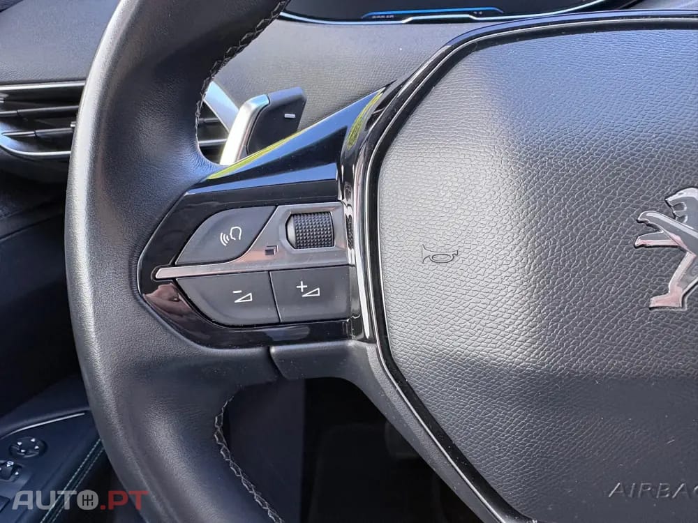 Peugeot 5008 1.2 PureTech Allure EAT8