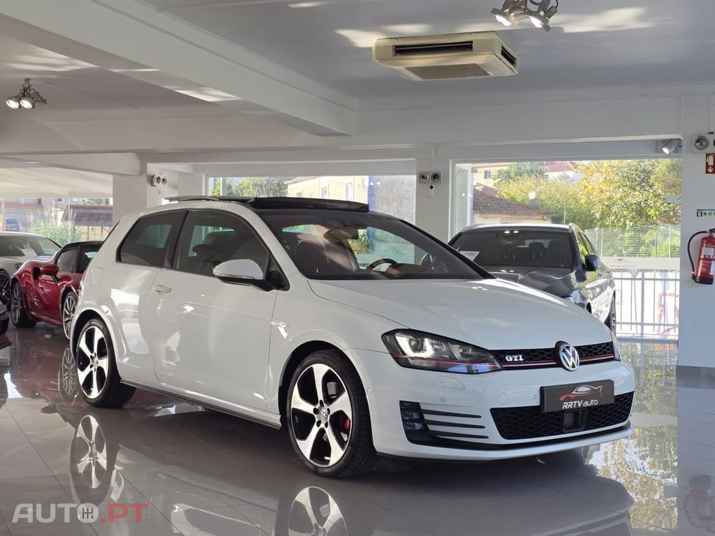 Volkswagen Golf 2.0 TSI GTI DSG