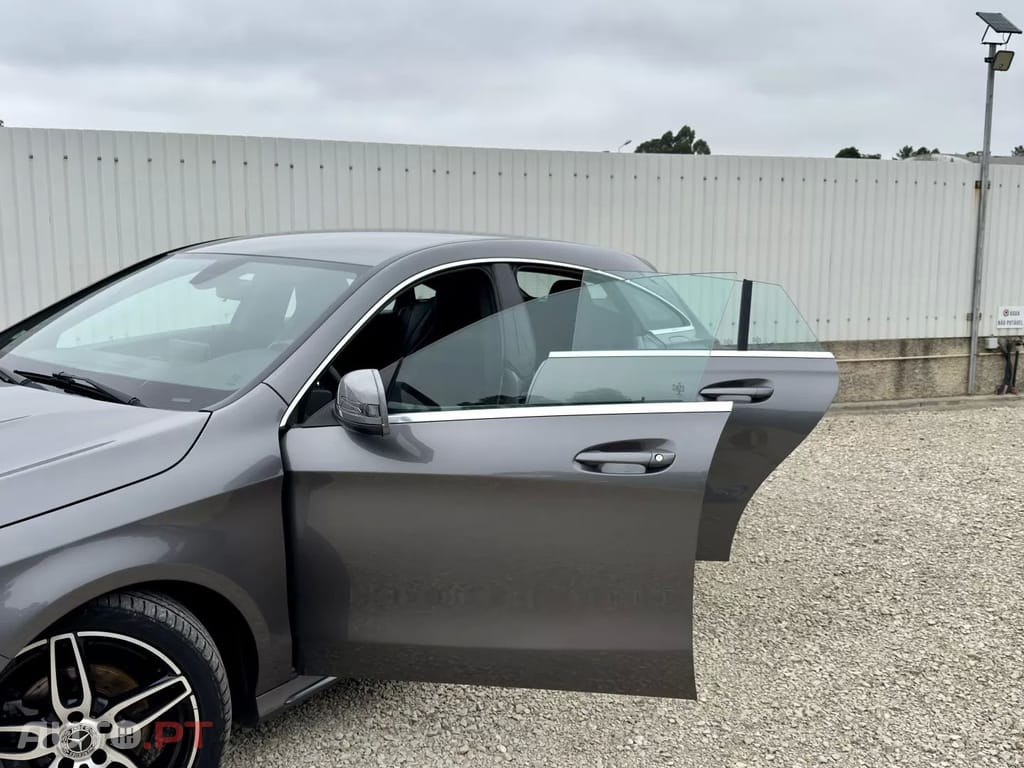 Mercedes-Benz CLA 200 d Shooting Brake AMG Line Aut. — fotografia 14