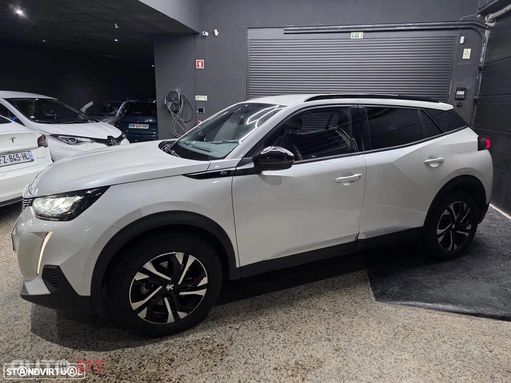 Peugeot E-2008 50 kWh Allure Pack