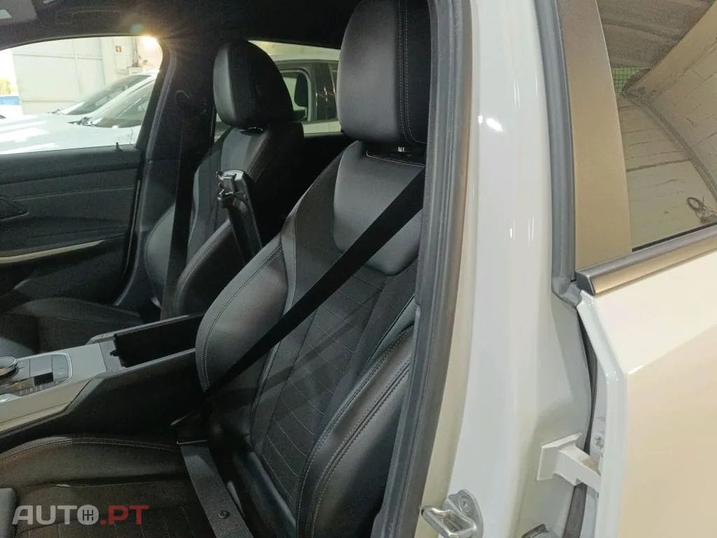 BMW 320 e Touring Corporate Edition Auto