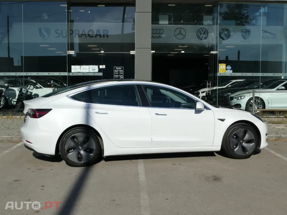 Tesla Model 3 Standard Range Plus RWD