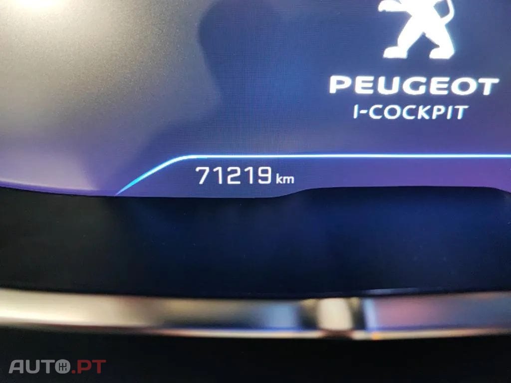Peugeot 3008 1.6 Hybrid Allure e-EAT8
