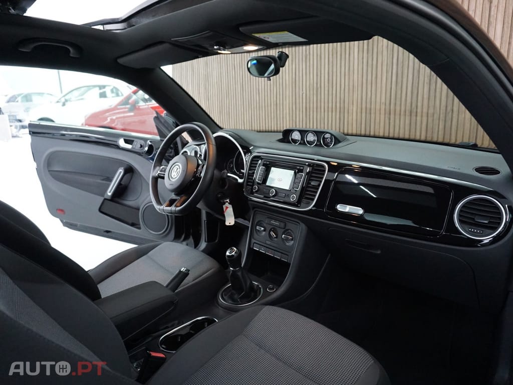 Volkswagen New Beetle 1.2 TSI BlueMotion Technologie Design