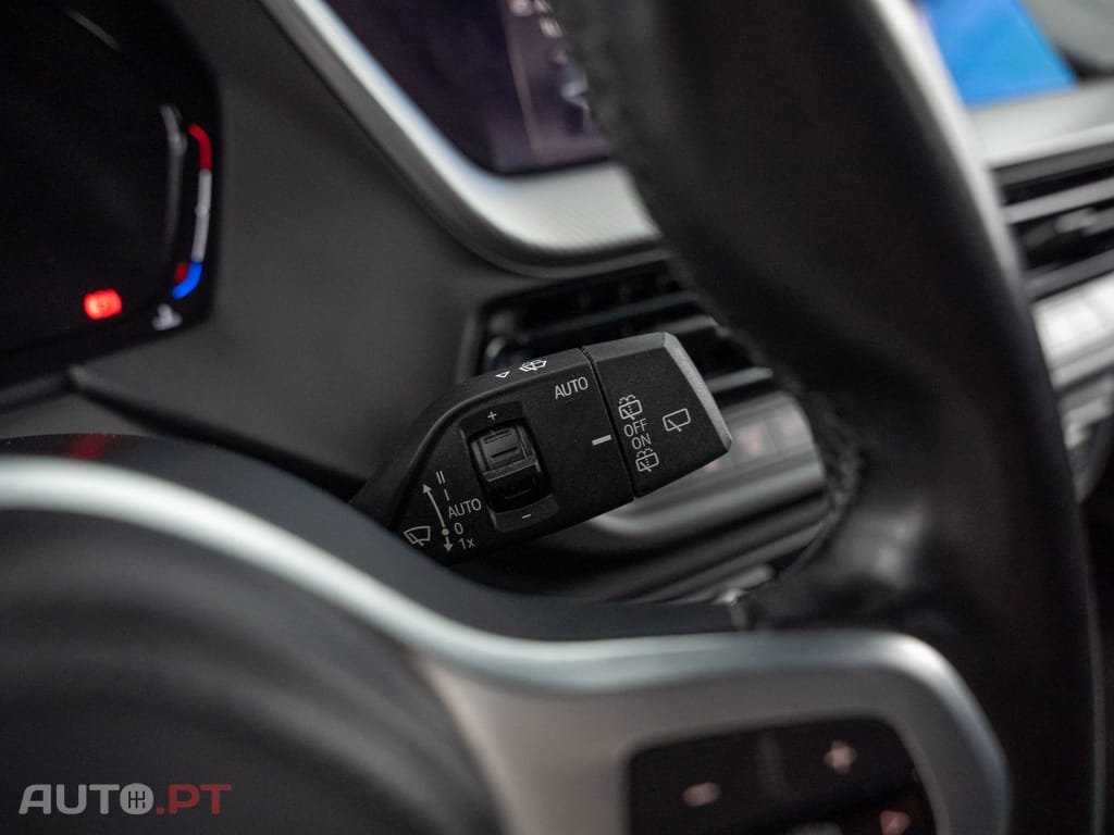 BMW 118 i Pack Desportivo M Auto