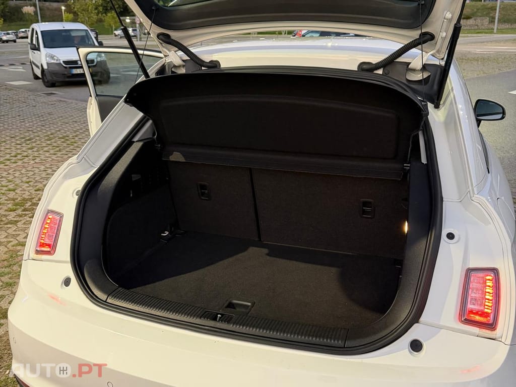 Audi A1 1.4 TDI (caixa automática 7 veloc)