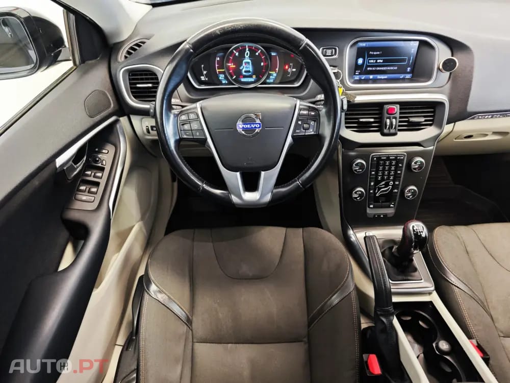 Volvo V40 Cross Country 1.6 D2 Momentum
