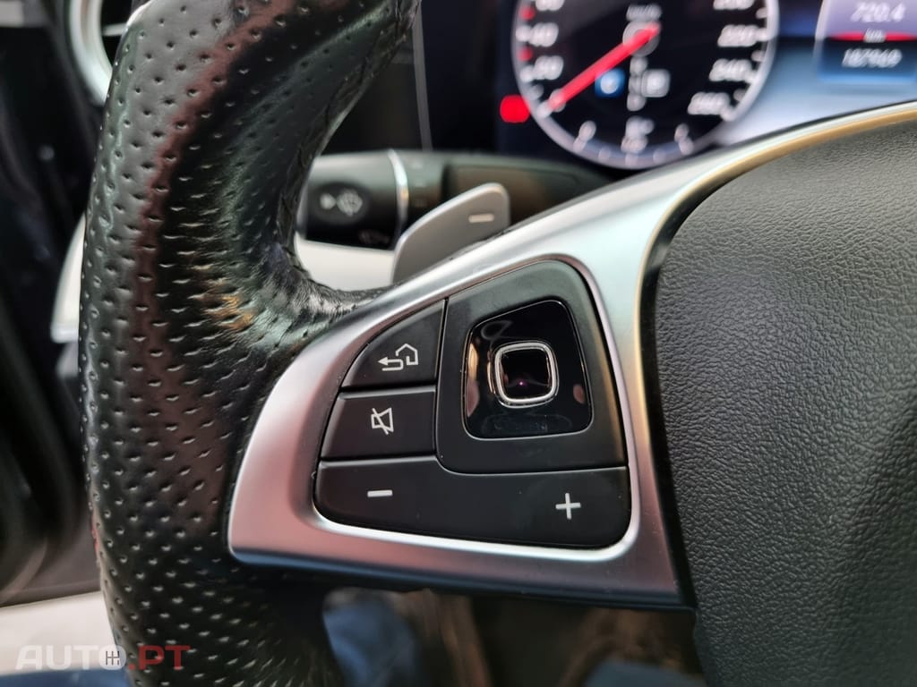 Mercedes-Benz E 220 AMG Line