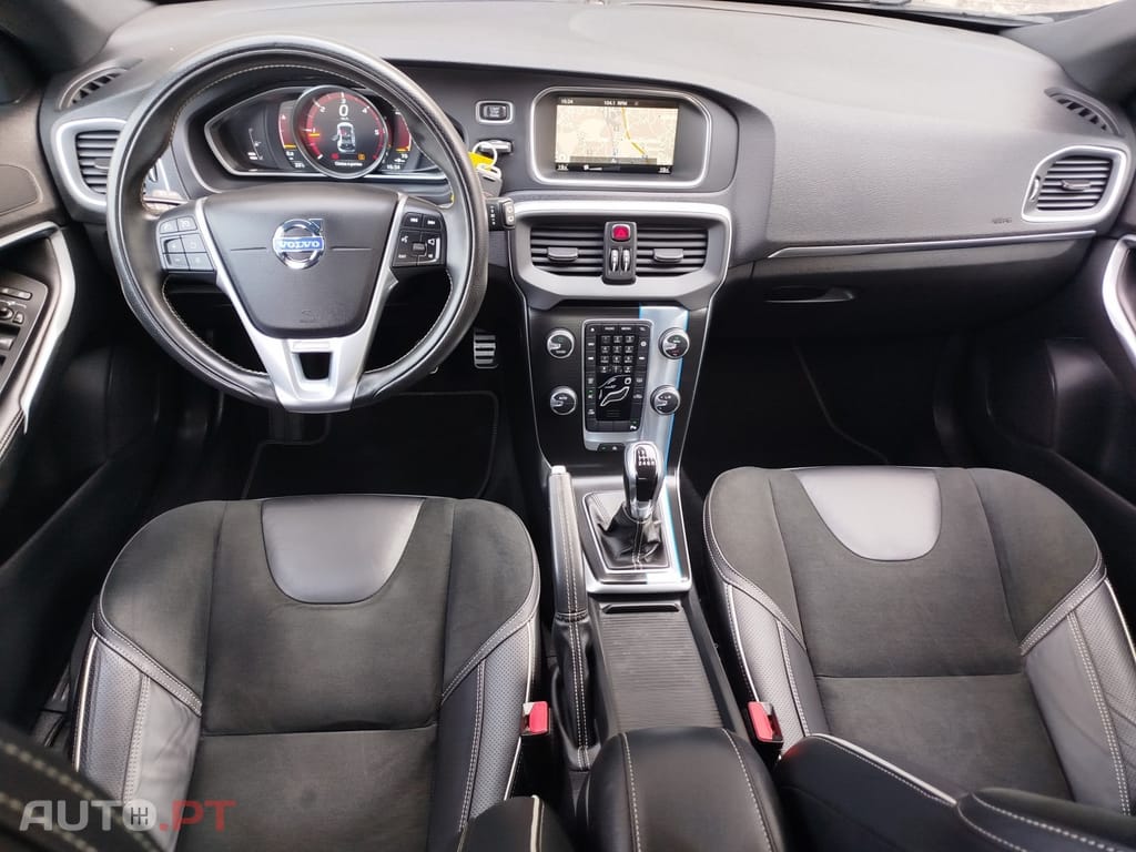 Volvo V40 2.0 D4 R-Design