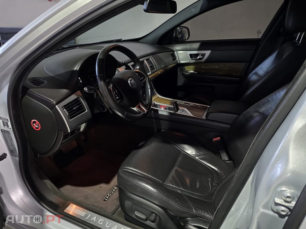 Jaguar XF 2.2 D R-Sport