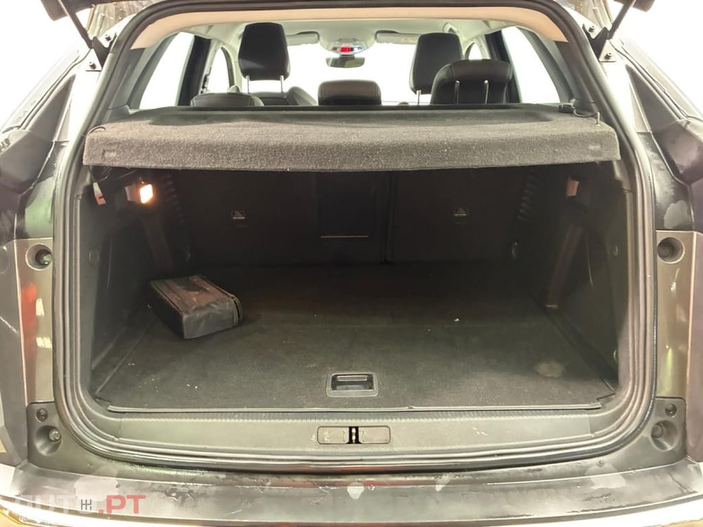 Peugeot 3008 1.6 Hybrid Allure Pack e-EAT8