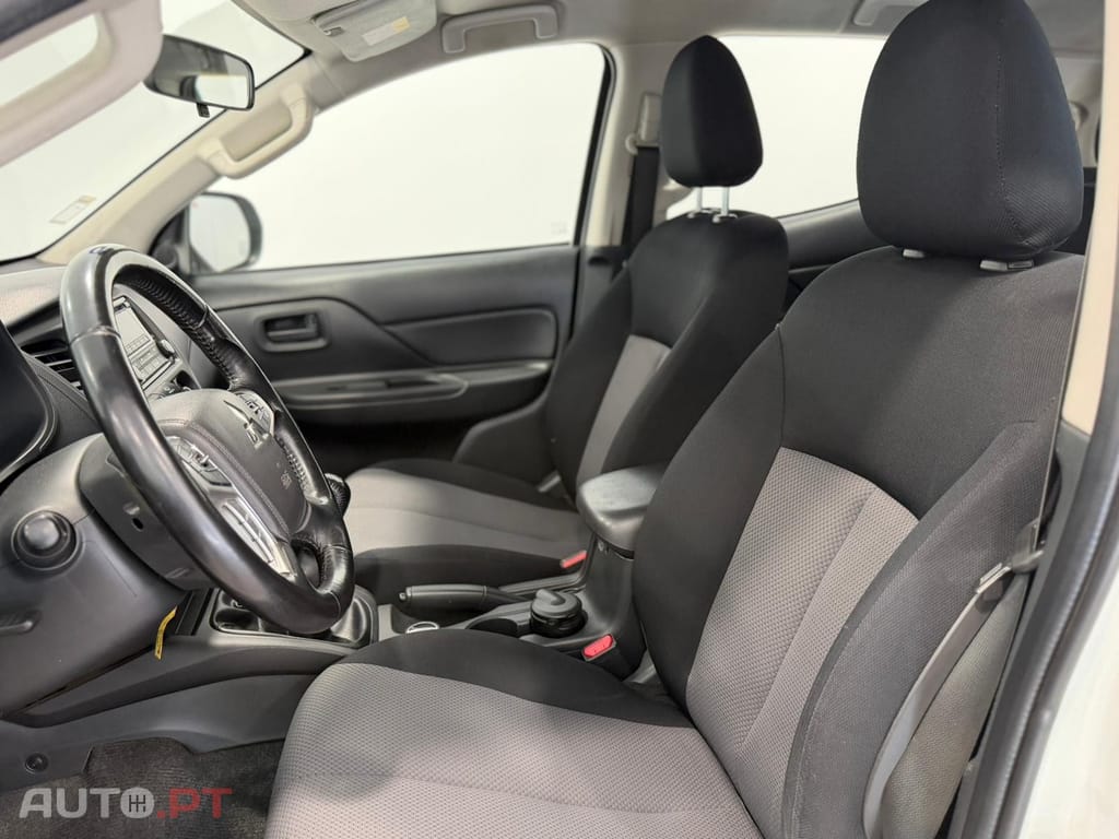 Mitsubishi L200 2.3 DI-D CD Invite 4WD