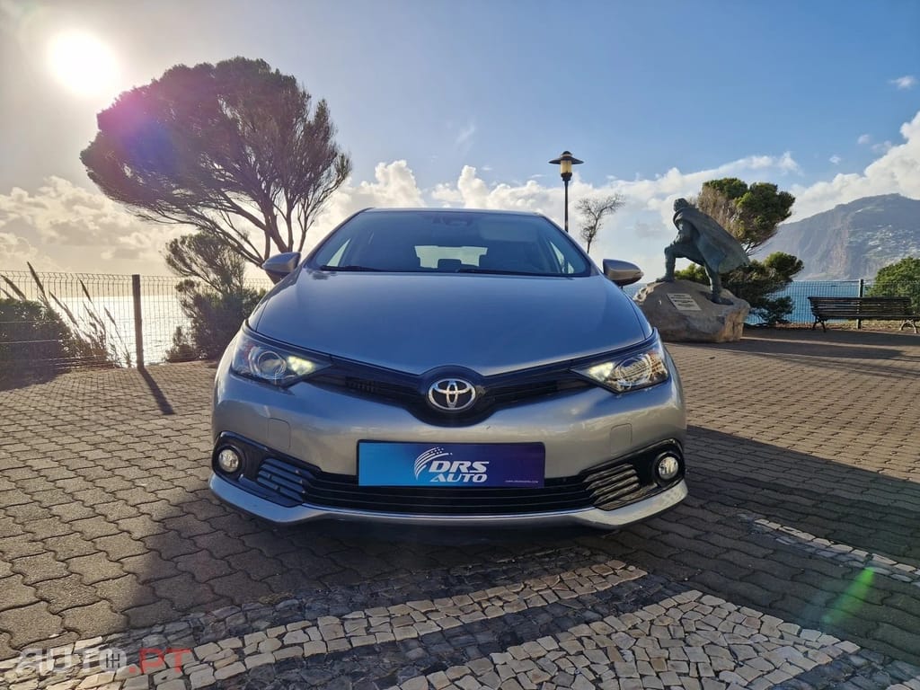 Toyota Auris 1.4 D-4D Com. +P.Sport +TSS+Navi