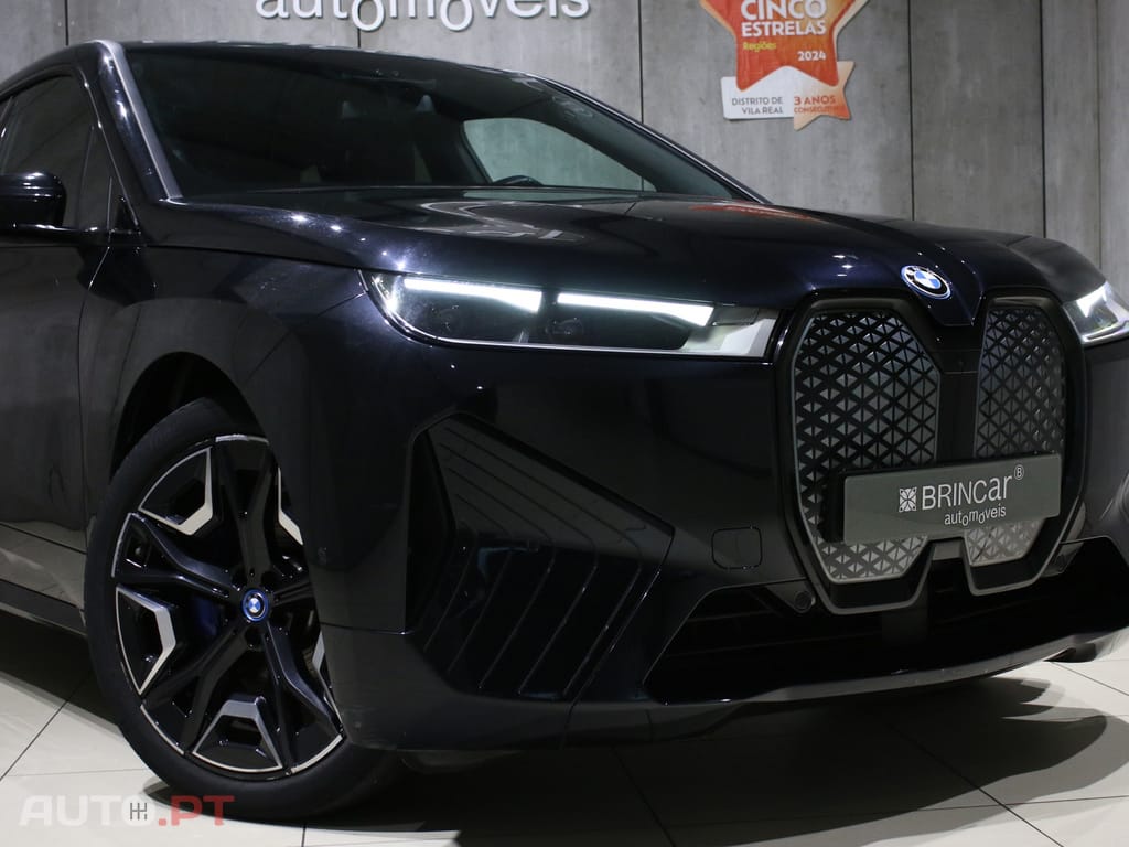 BMW iX xDrive 40 Pack Desportivo