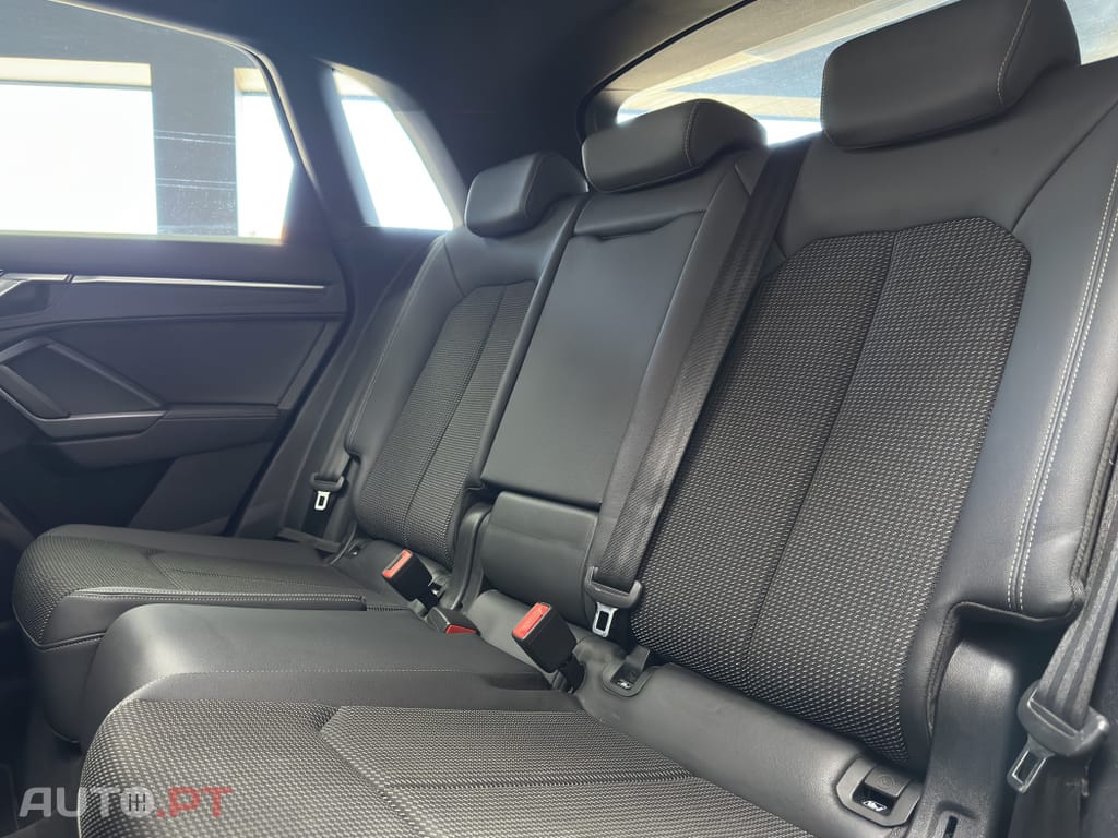 Audi Q3 45 TFSIe S line S tronic