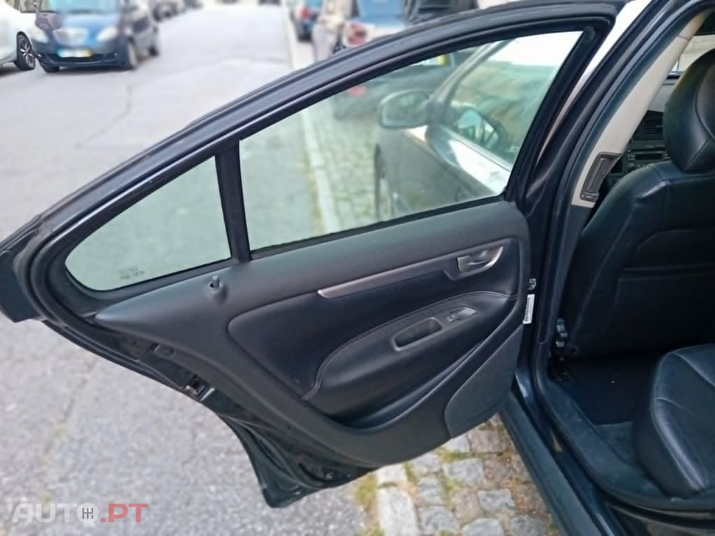 Volvo S60 2.4D  163CV CX VEL manual  Nacional