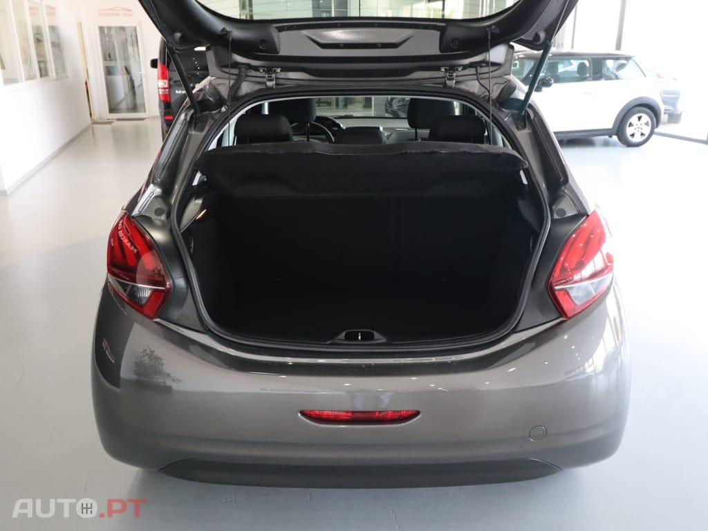 Peugeot 208 1.5 Hdi — fotografia 21