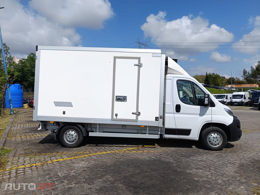 Opel Movano Movano Chassis Cabine Simples 3.5T L4 2.2D 165+ FRIO
